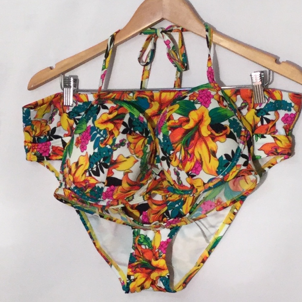 Victoria Secret 2 piece swim suit L/38 D